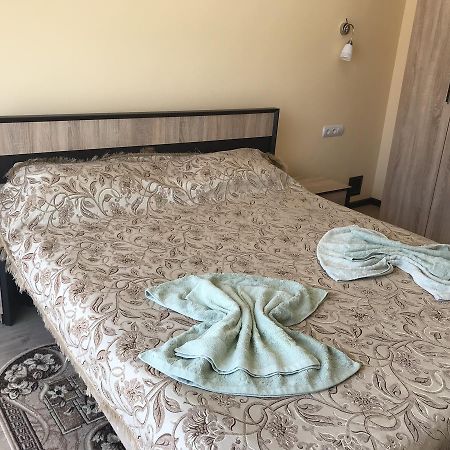 טרנופיל Gostynnyi Dvir Cottage מראה חיצוני תמונה
