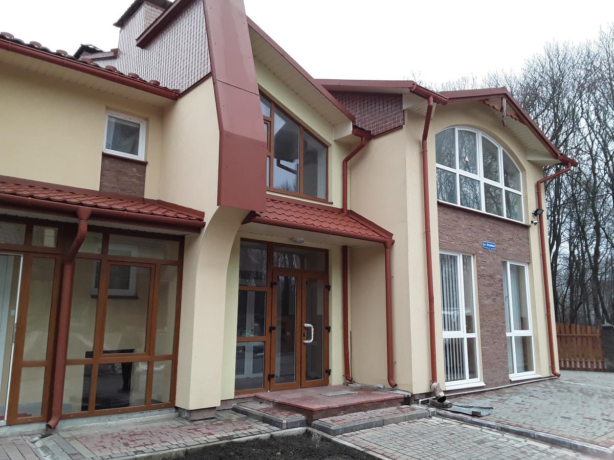 טרנופיל Gostynnyi Dvir Cottage מראה חיצוני תמונה