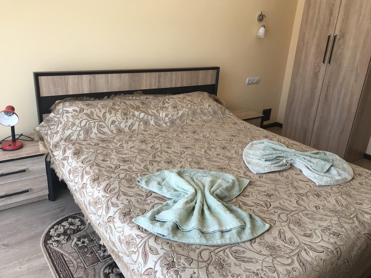 טרנופיל Gostynnyi Dvir Cottage מראה חיצוני תמונה